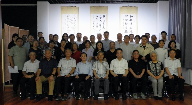連小敏出席中國僑聯(lián)離退休黨員干部紀念抗戰(zhàn)勝利80周年書畫攝影展參觀活動