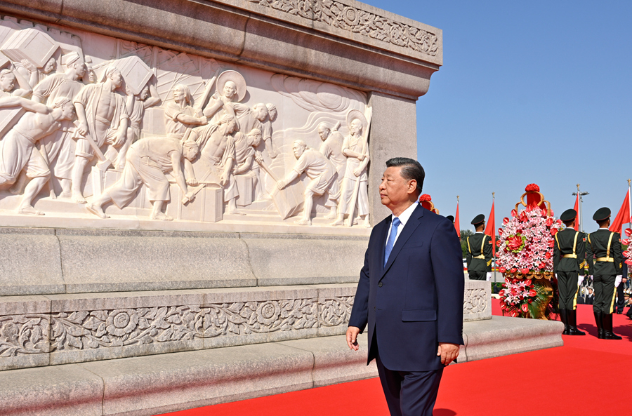 習近平等黨和國家領導人出席烈士紀念日向人民英雄敬獻花籃儀式