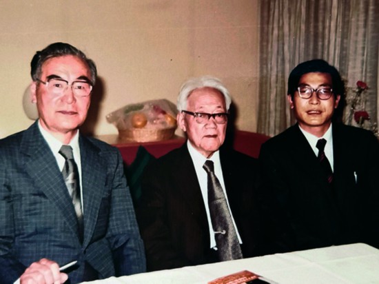 巴金會見《隨想錄》譯者石上韶左起石上韶、巴金、作者.jpg